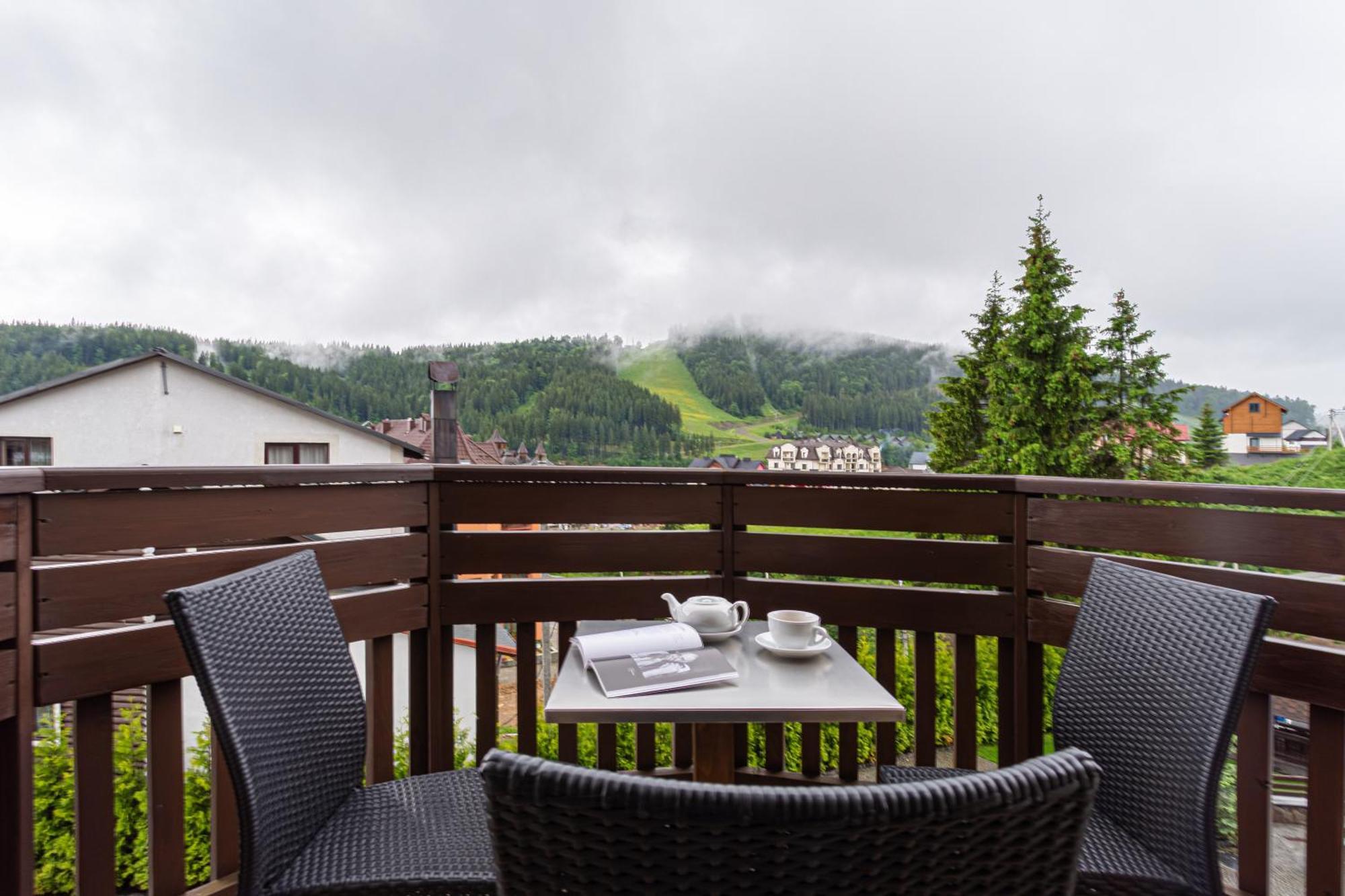 Graal Resort Bukovel Eksteriør bilde